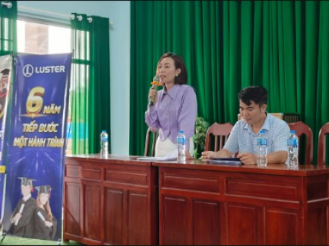 Gặp gỡ và chào tặng quỹ khuyến học tại trường lai vung